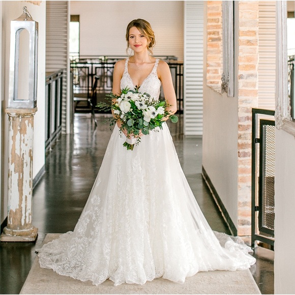 Martina Liana Wedding Dress Style 848 - Picture 4 of 12